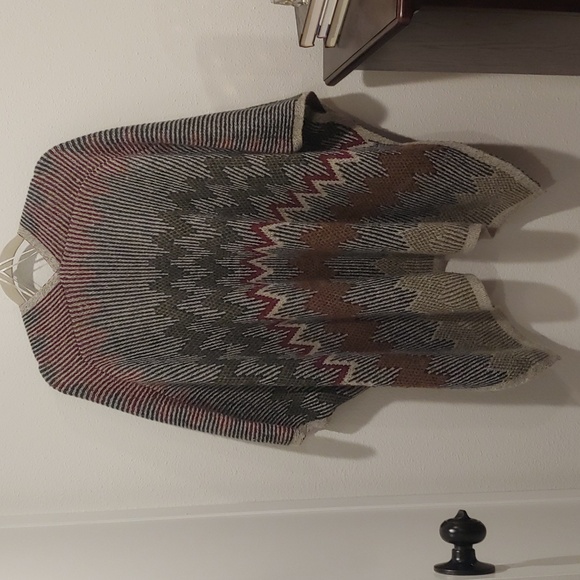 Love Marks Brand chevron pattern Poncho Size Large - Picture 3 of 7